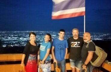 at003-04